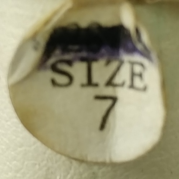 Faux Sapphire Stone Ring - Picture 6 of 6